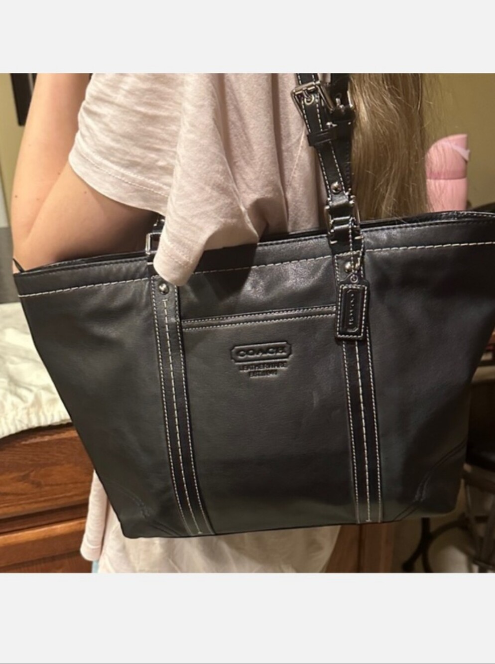 Coach Black Leather Tote Bag with Contrast Stitching F13098 LIKE NEW - Picture 8 of 14